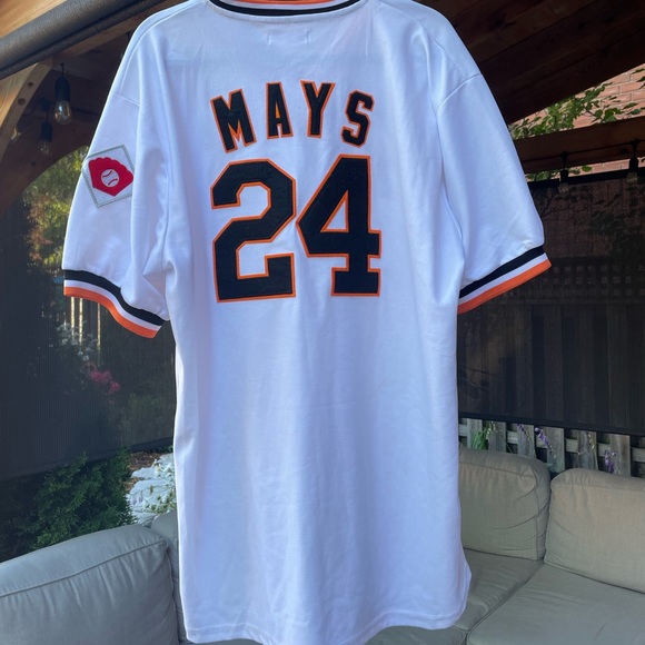 Willie Mays Jersey - Picture 4 of 5